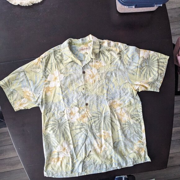 Tommy Bahama 100% Silk Button Up Size Large - Picture 1 of 6